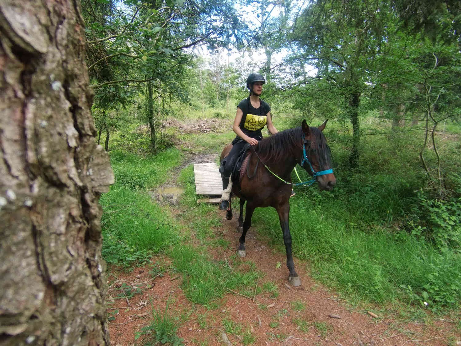 Izia n'a plus peur des ponts en bois